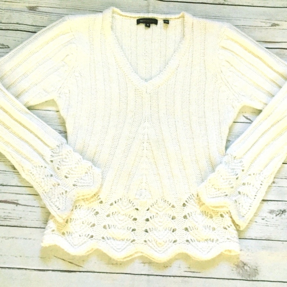 BCBG MAXAZRIA V Neck Quilted sweater Ivory SZ M